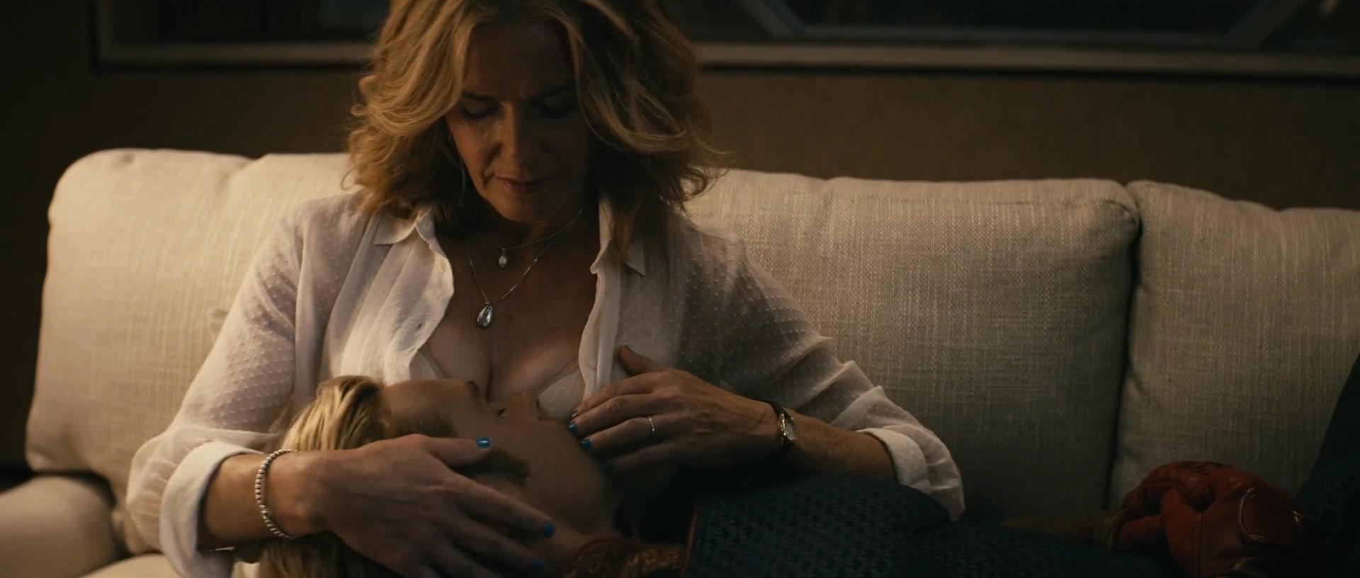 Elisabeth Shue, Brittany Allen - The Boys s01e05 (2019)