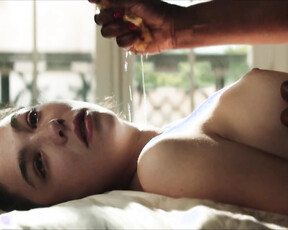 Matilda De Angelis, Berenice Bejo - A Bookshop in Paris (Il materiale emotivo) (2021)