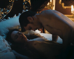 Dominique Devenport, Paula Kober - Sisi s01e01-05 (2021)