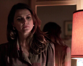 Keri Russell looks hot-to-trot in explicit sex scene from The Americans S04E05 nude sex scene
