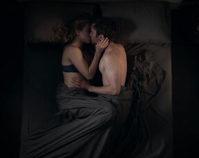 Melissa Roxburgh nude - Manifest s02e05 (2020)