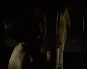 Lily-Rose Depp nude - Les fauves (2018)