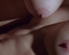 Jennifer Tilly nude - Bound (1996)