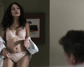 Lisa Edelstein, Gina Torres - 9-1-1 Lone Star s02e01 (2020)