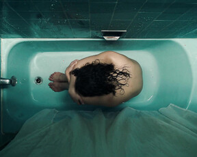 Andrea Londo nude - The Free Fall (2021)