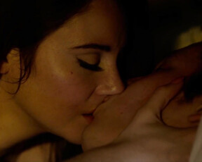 Shailene Woodley, Felicity Jones - The Last Letter from Your Lover (2021)