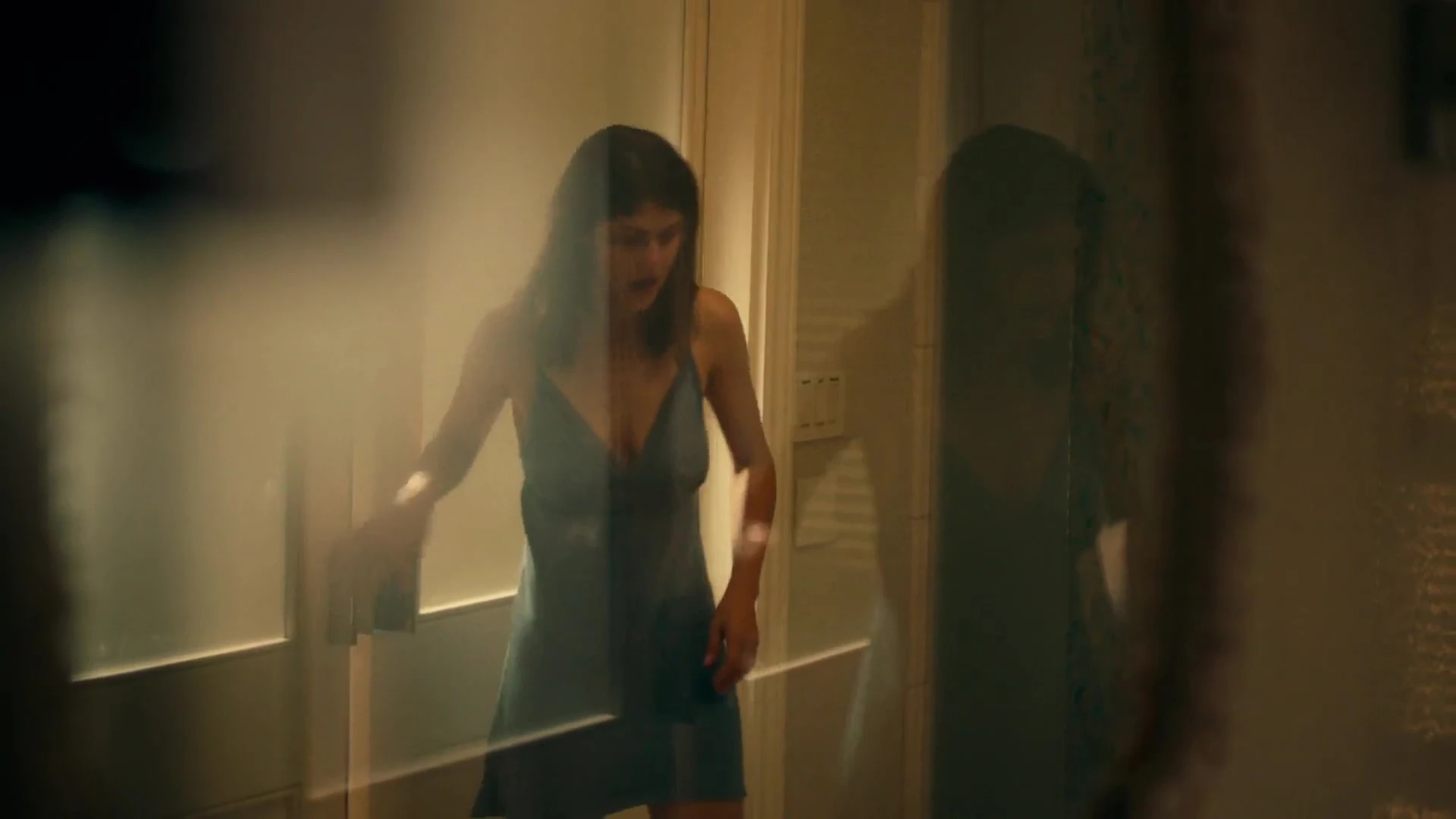 Alexandra Daddario nudes – The White Lotus s01e06 (2021)