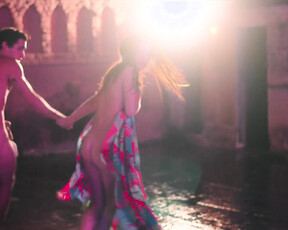 Giulia Be nude - Beyond the Universe (Depois do Universo) (2022)