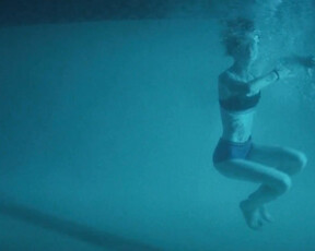 Kaitlyn Dever nude - Booksmart (2019)