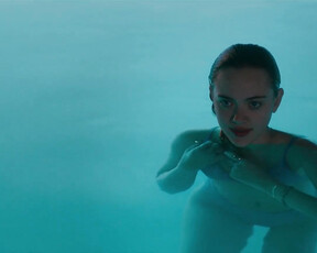 Isabel Gravitt age - The Watcher s01e01-04 (2022)