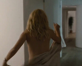 Elizabeth Banks nude – Love And Mercy (2014)