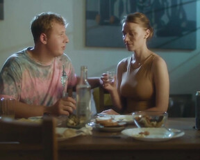 Elena Kulchitskaya sexy - Koroche, ya zhenyus! (2022)