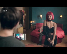 Eugenia Suarez sexy - Solo se vive una vez (2017)