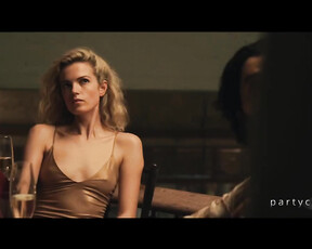 Elektra Jansson-Kilbey sexy - Shantaram s01e06 (2022)