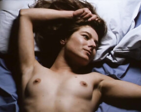 Libby Tanner nude - Life (1996)