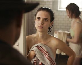 Liv Lisa Fries Nude, Leonie Benesch Sexy - Babylon Berlin (2017) s02e01