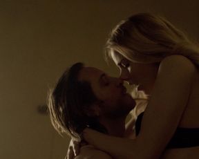 Amanda Schull sexy – 12 Monkeys s02e12 (2016)