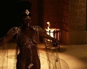 Yetide Badaki topless – American Gods s01e08 (2017)