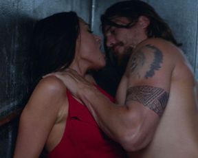 Christina Ochoa sexy – Animal Kingdom s01e06 (2016)