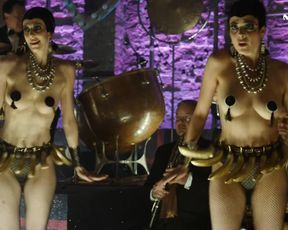 Liv Lisa Fries, Severija Janusauskaite nude – Babylon Berlin s01 (2017)