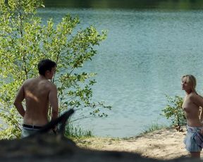 Sonja Gerhardt nude – Deutschland 83 s01e02 (2015)