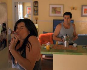 Casey Wilson sexy – Happy Endings s01e05 (2011)