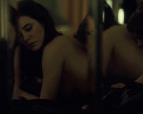 Katharine Isabelle sexy, Caroline Dhavernas sexy – Hannibal s03e06 (2015)