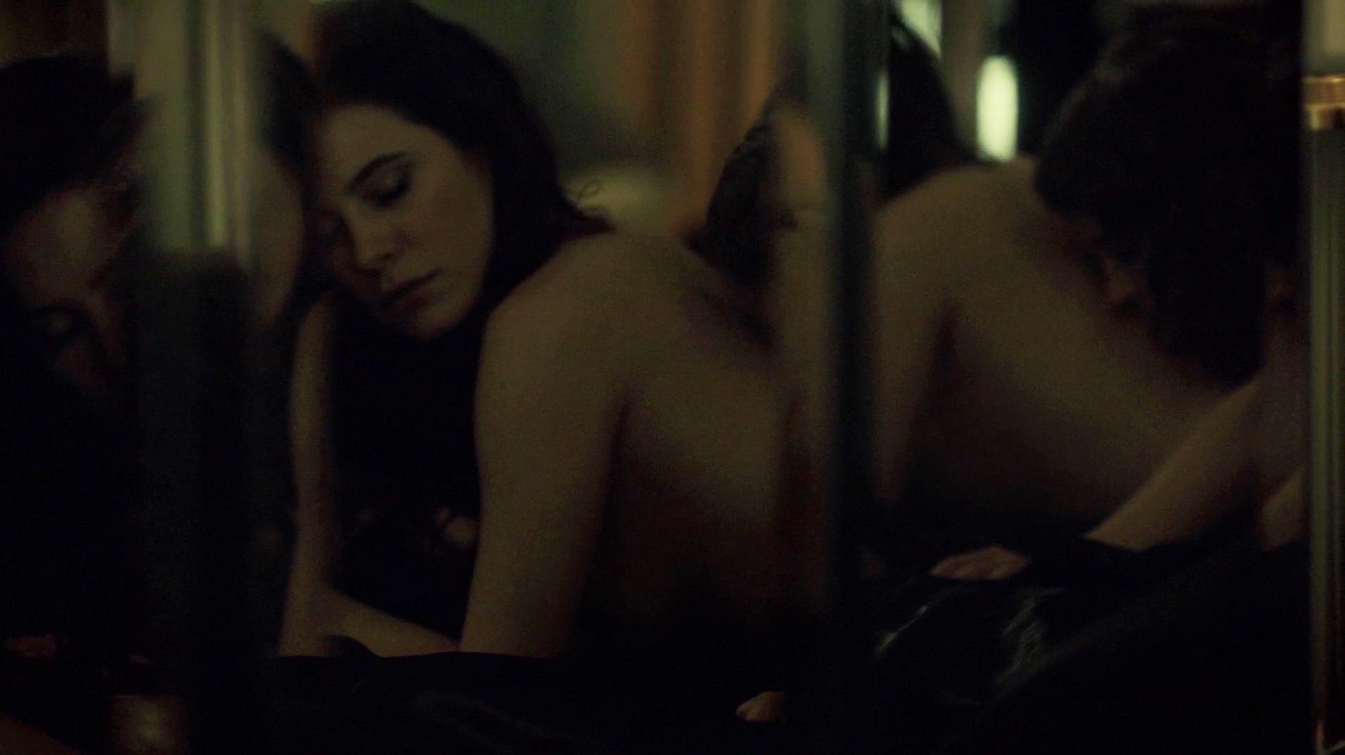 Katharine Isabelle sexy, Caroline Dhavernas sexy - Hannibal 