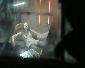 Gabriela Cerna nude – Cirkus Bukowsky s01e02 (2013)