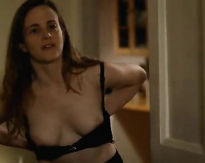 Maria Dizzia nude – Orange is the New Black s02e02 (2014)
