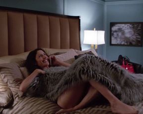 Lisa Edelstein sexy – Girlfriends Guide to Divorce s02e06 (2015)
