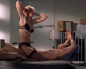 Kim Cattrall nude – Sex and the City s06e01 (2003)