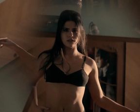Antonia Morais, Mariana Lima naked – Lucia McCartney s01e03 (2016)