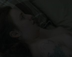 Lena Dunham nude – Girls s01e06 (2012)