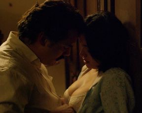 Paulina Gaitan sexy – Narcos s02e01 (2016)