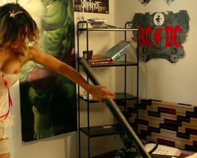 Karina Zvereva nude – Superplokhie (2016)