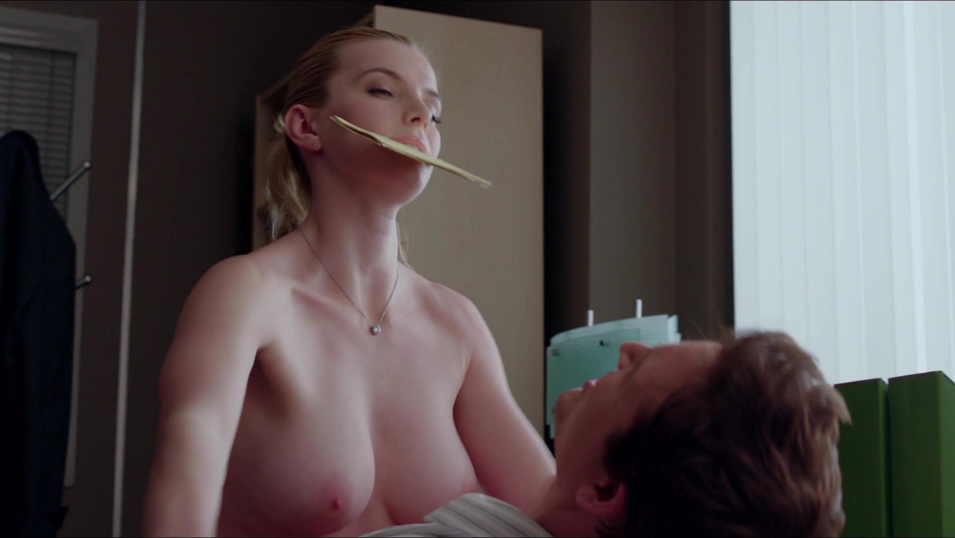 Betty Gilpin nude – Nurse Jackie s05 (2013)