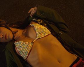 Lizzy Caplan sexy, Whitney Cummings sexy – 3, 2, 1… Frankie Go Boom (2012)