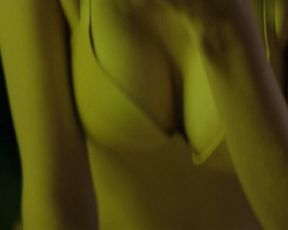 Elizabeth Debicki sexy – The Kettering Incident s01e01-04 (2016)