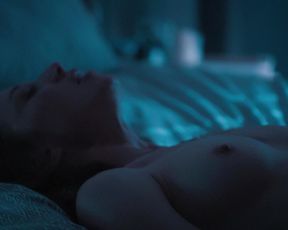 Carrie Coon nude – The Leftovers s01e07 (2014)
