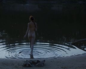 Anna Mahlina, Anastasiya Mikitenko naked – Defile (2O16)