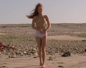 Vanessa Paradis topless – Elisa (1995)