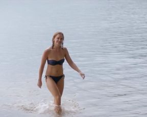 Ruth Wilson bikini – The Affair s02e06 (2015)