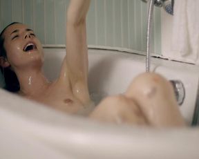 Agyness Deyn nude – Electricity (2014)