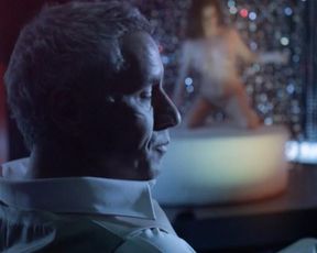 Anna Julia Kapfelsperger nude, Svenja Goebel nude – Fruchtfliegen (2013)