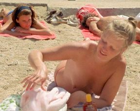 Paulette Christlein nude – Le rayon vert (1986)