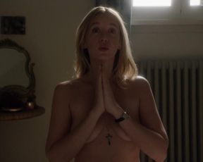 Ludivine Sagnier sexy – The Young Pope s01e04 (2016)