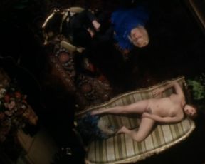 Monique van de Ven nude, Hannah de Leeuwe nude – Keetje Tippel (1975)