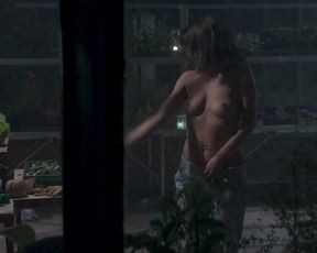 Florence Foresti nude – De Plus Belle (2017)