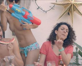 Candela Pena nude, Claudia Perez Esteban nude – Kiki, el amor se hace (2016)